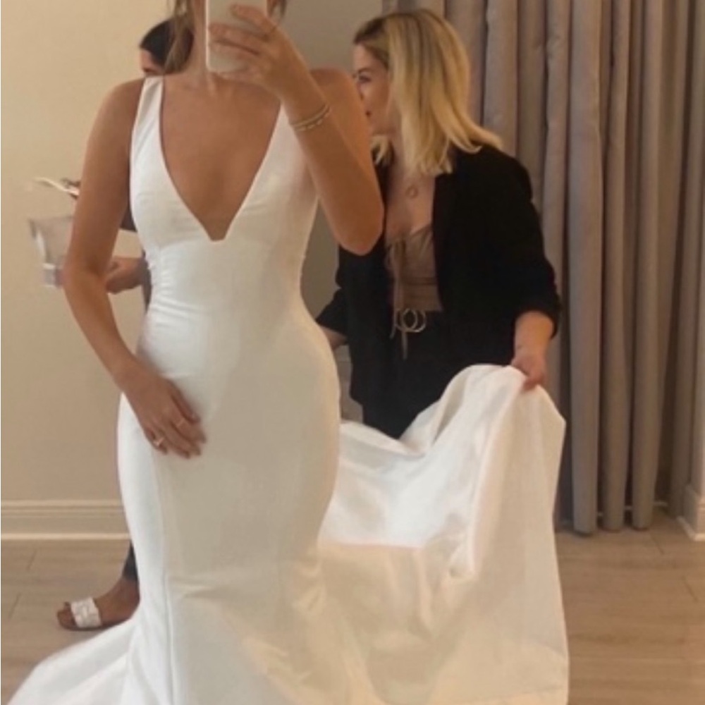 Never worn wedding dress